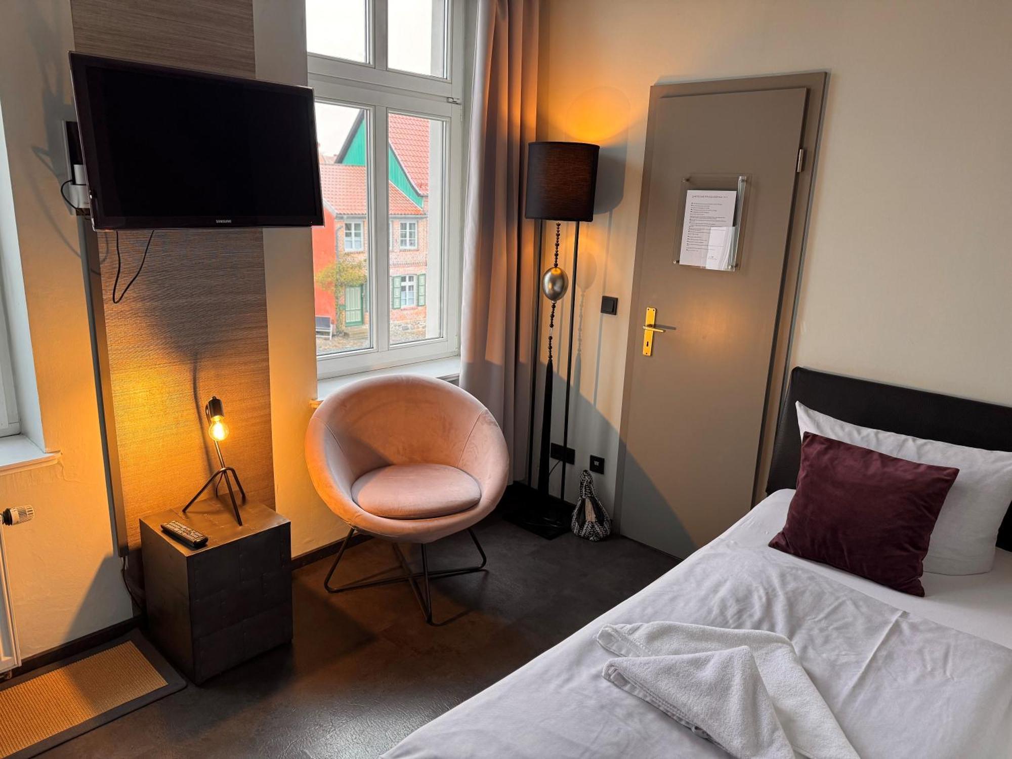 Hotel & Restaurant Fackelgarten プラウ・アム・ゼー エクステリア 写真
